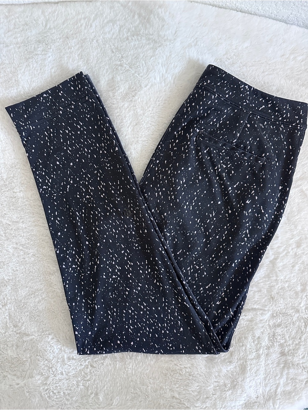 Lululemon - Black & White Patterned Drawstring Joggers - Size Medium or 8